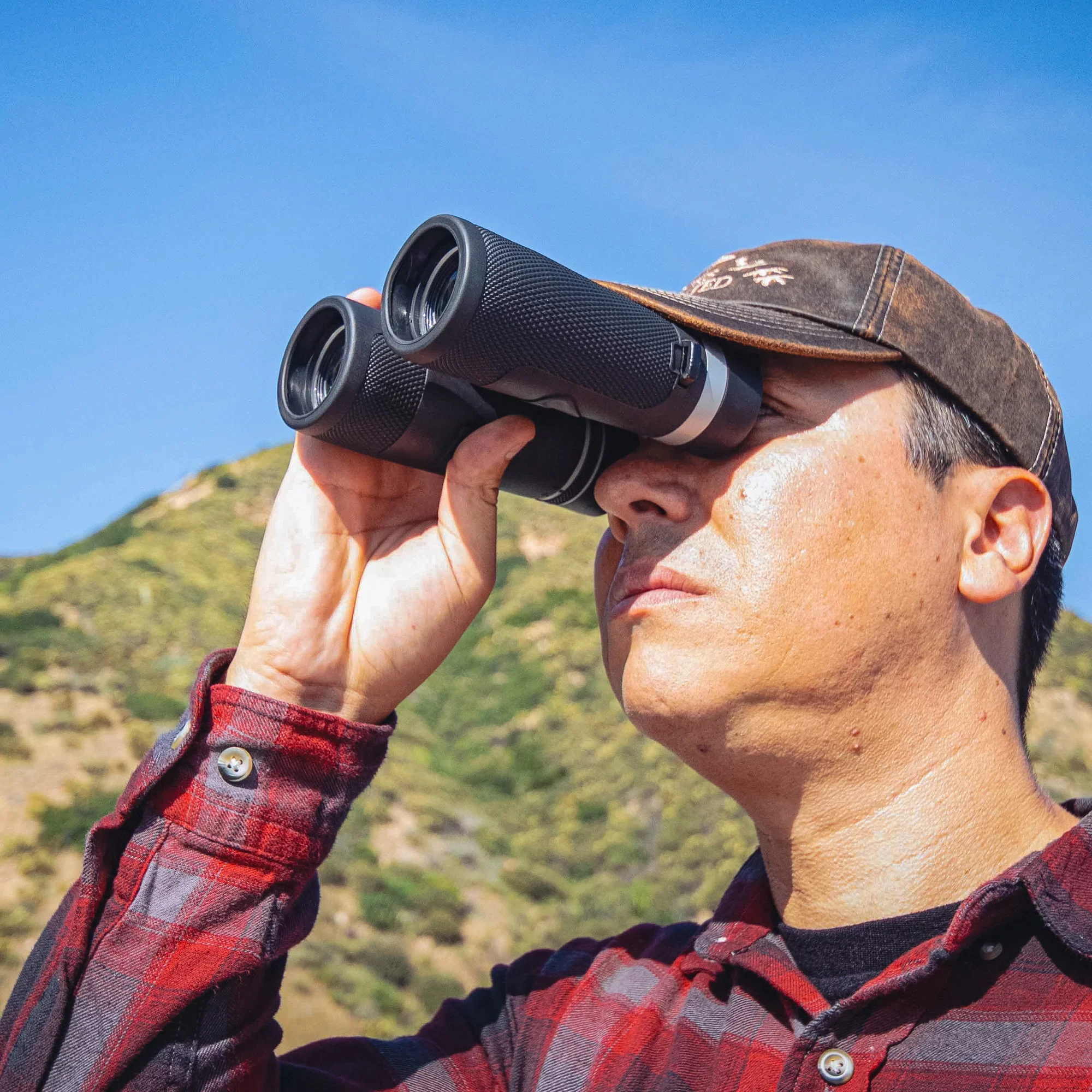 10x42mm Lucid View Compact Binoculars, 2nd Gen | AB13336 - Image 5