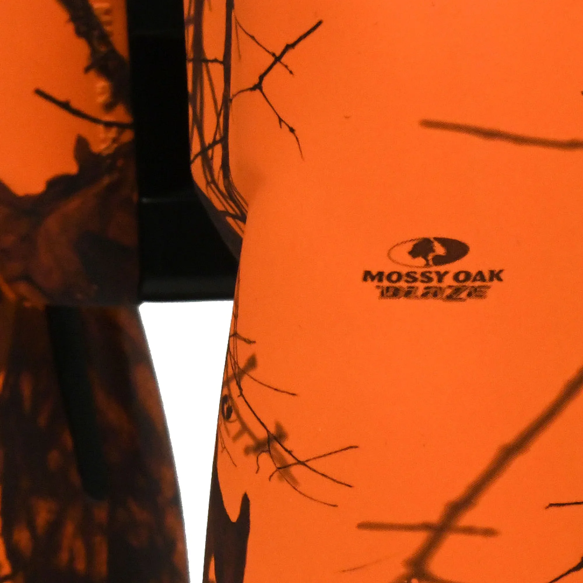 10x42mm Crossover Waterproof Binoculars, Mossy Oak® Blaze® Camo | AB13437 - Image 8