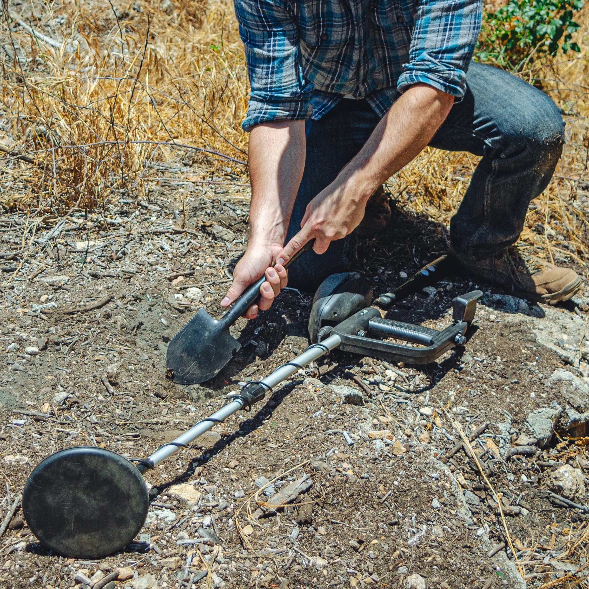 Winbest Dual Edge Foldable Metal Shovel with Bag | AF13292 - Image 9