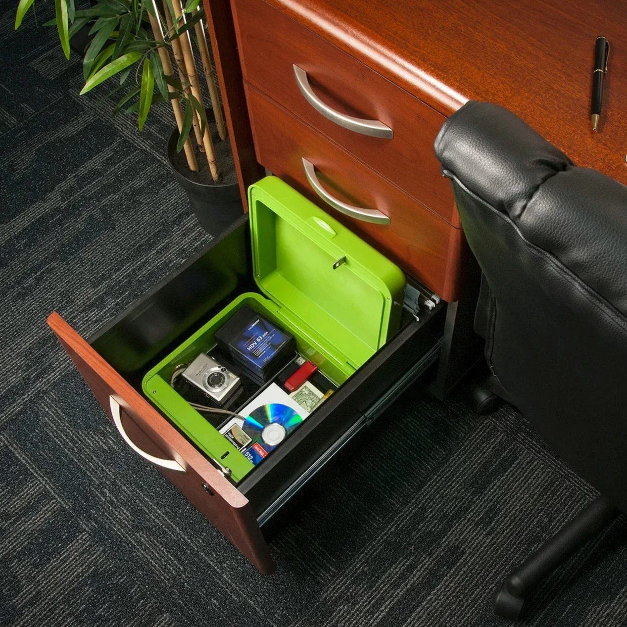 iBOX Portable Dual Access Motion Activated Biometric Secure Storage Lock Box | AX12458 - Image 10
